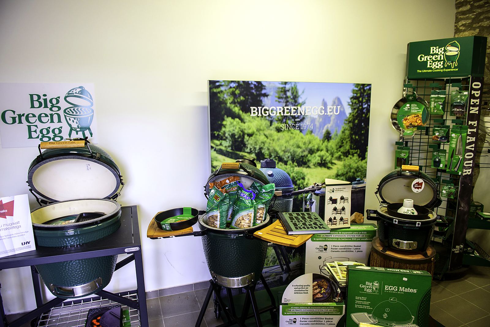 Big Green Eggi grillid ja tarvikud S-Linki kaupluses Kuressaares